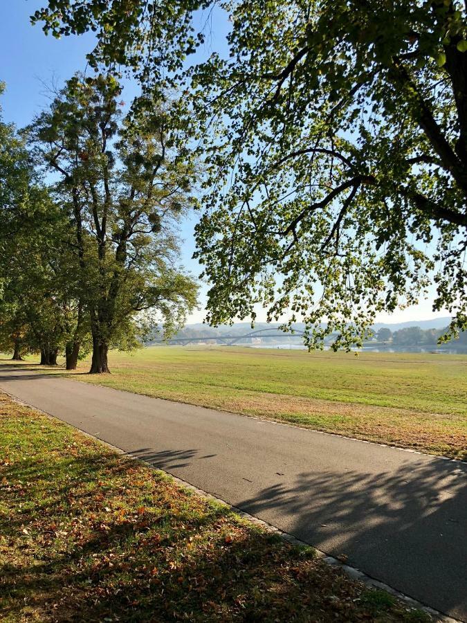 Ferienwohnung Am Wasser Villa Graf Von Pfeil Dresden Eksteriør billede